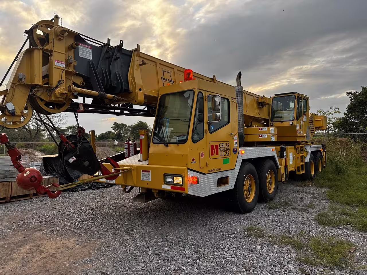 Grove TMS-750B - Technical Dimensions